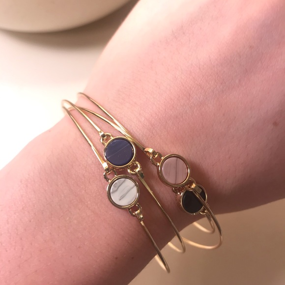 Stackable gold bracelets - Picture 3 of 8